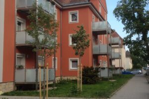 Montage von 3-stöckigen Balkontürmen in Regensburg