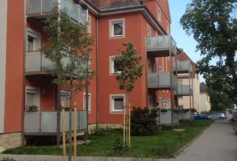 Montage von 3-stöckigen Balkontürmen in Regensburg